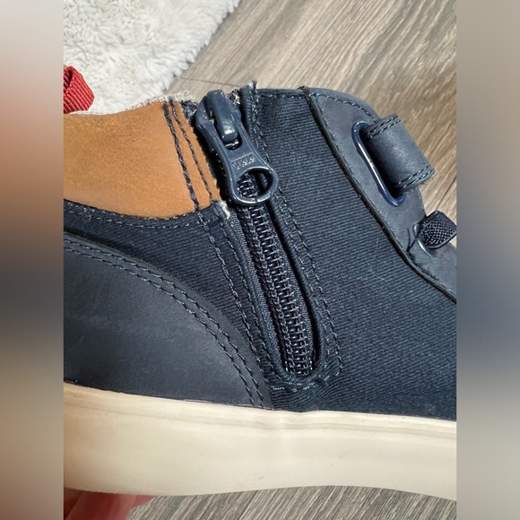 Cat & Jack Anthony Casual Mid Top sneaker. Size 1 - Picture 5 of 9